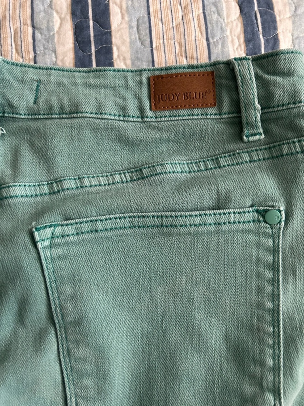 Judy Blue Shorts Denim Jean Green Women’s large Stretch Tummy control Cut Off - Picture 6 of 6